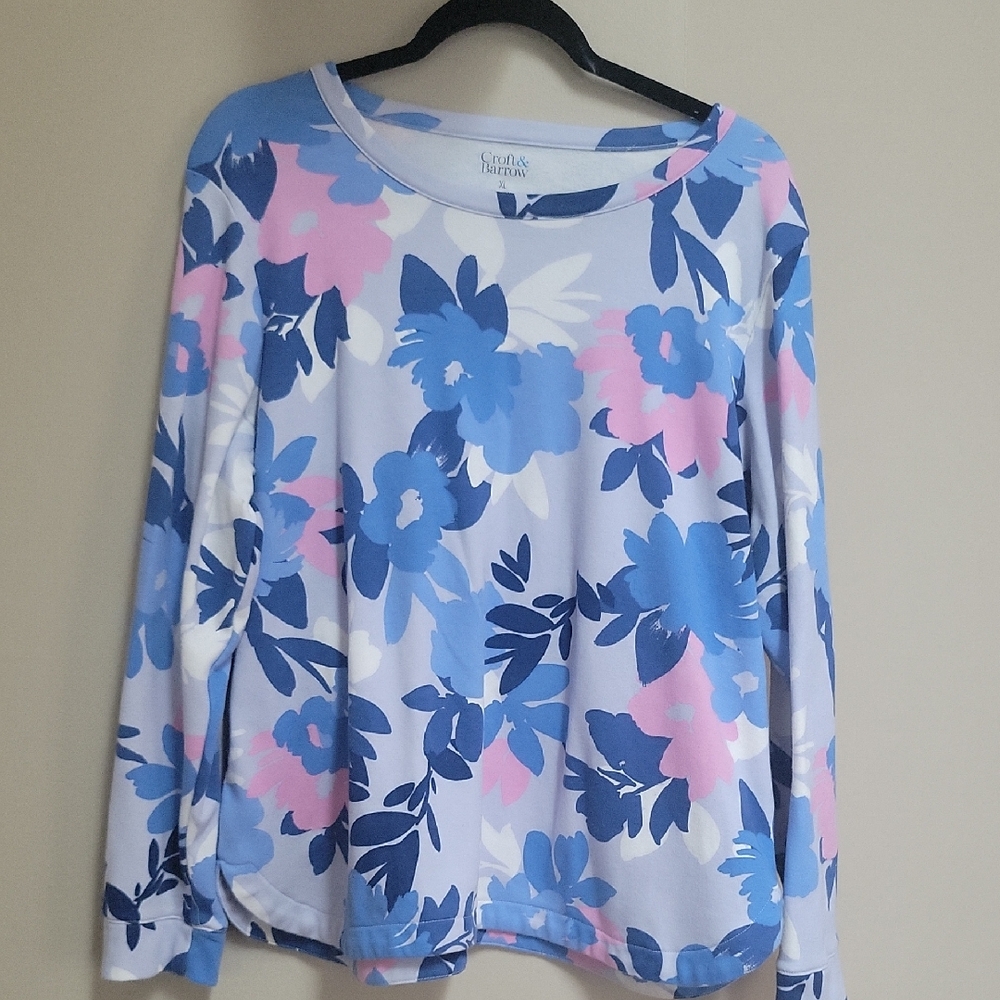 3/$12 Croft & Barrow White and Gray Boxy Long Sleeve Blouse